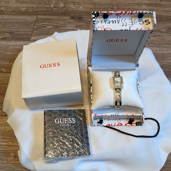 NWT - GUESS Bracelet Watch - Picture 2 of 6